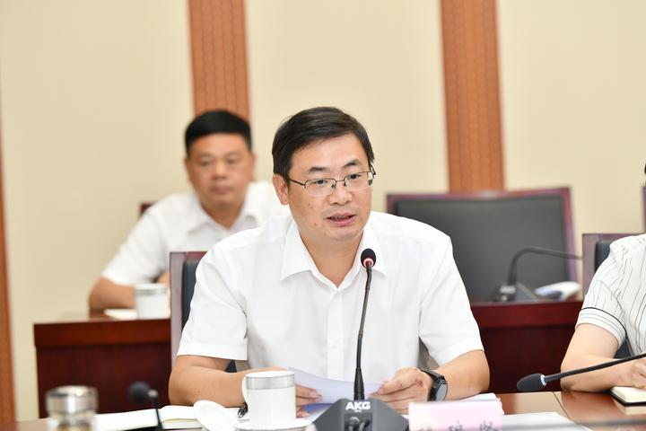 神马行空普天瑞仙羊下界遍地春猜生肖,警惕虚假宣传落实,定量解答解释落实